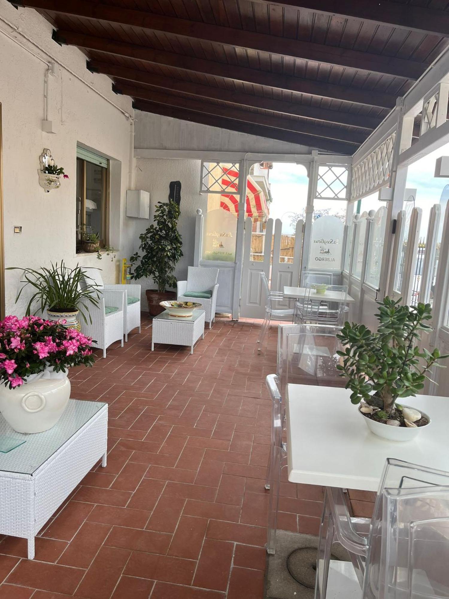 Hotel La Scogliera