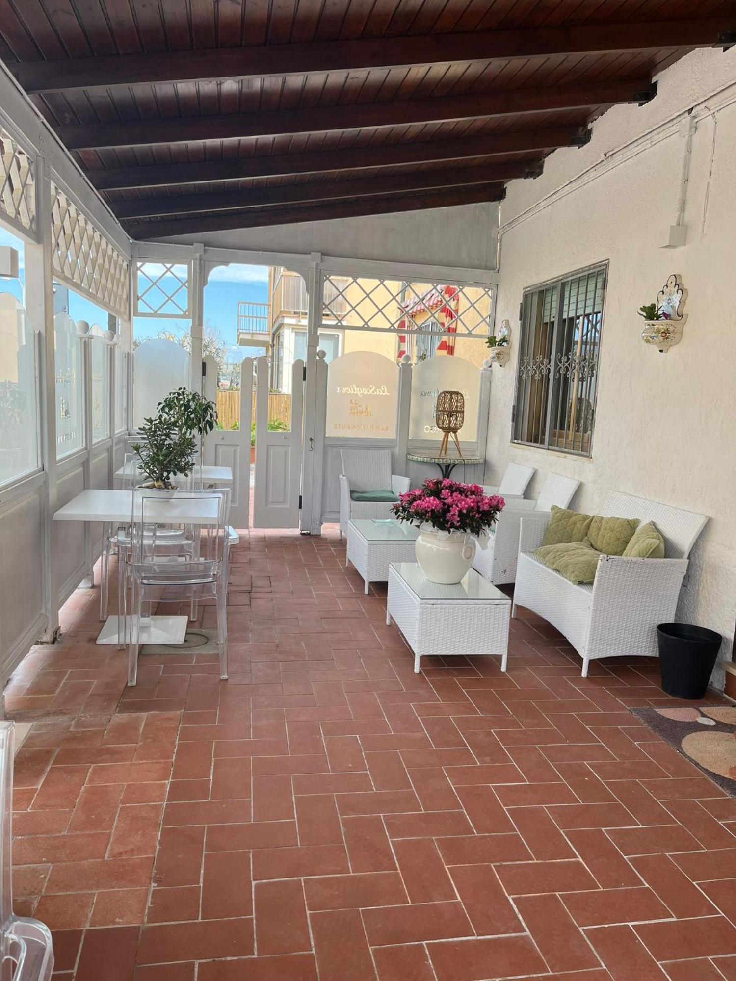 Hotel La Scogliera *