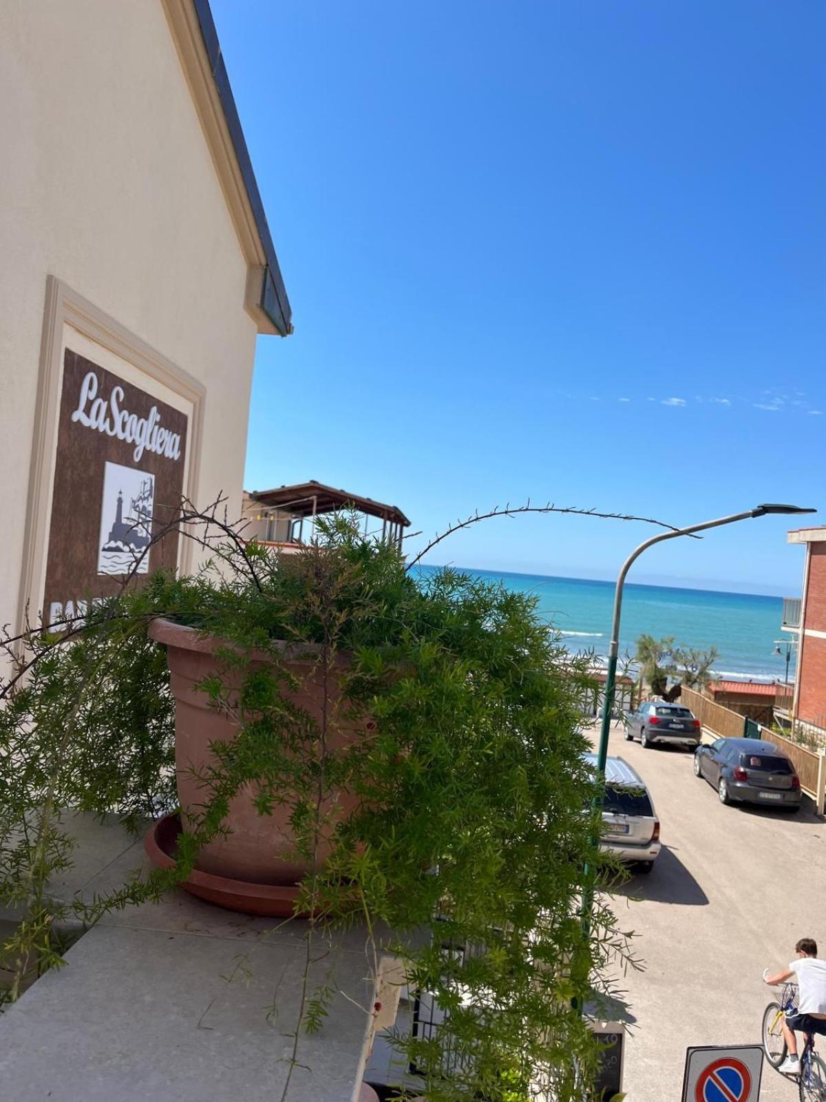 Hotel La Scogliera *